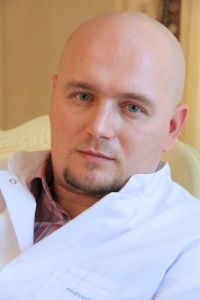 Пластический хирург  Александр Гуляев