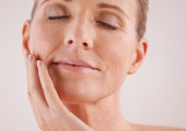 6 способов поднять обвисшие щеки